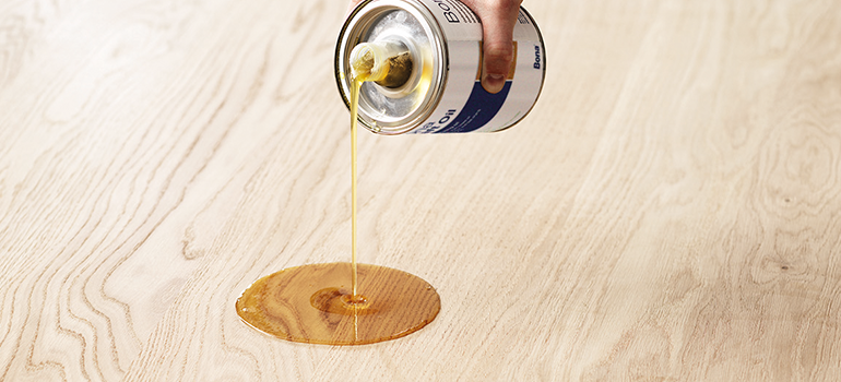 All-about-natural-wood-oils-pouring-770.png